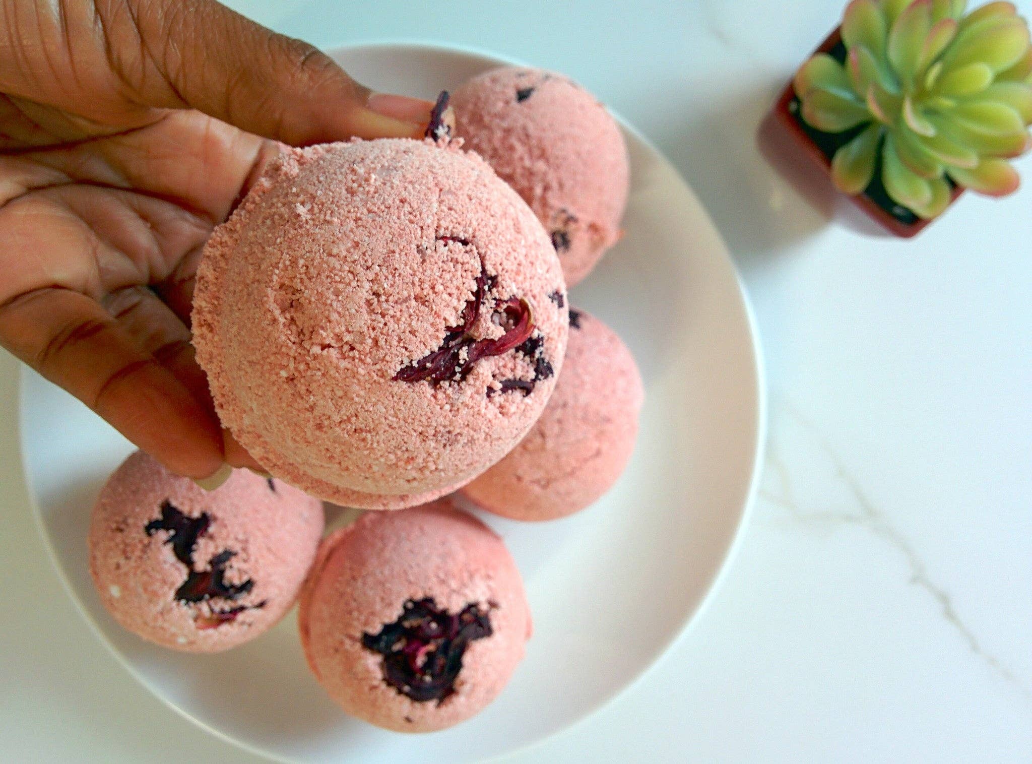 JACQ'S - JACQ's Hibiscus & Aloe Organic Bath Bomb, photo 2 of 3