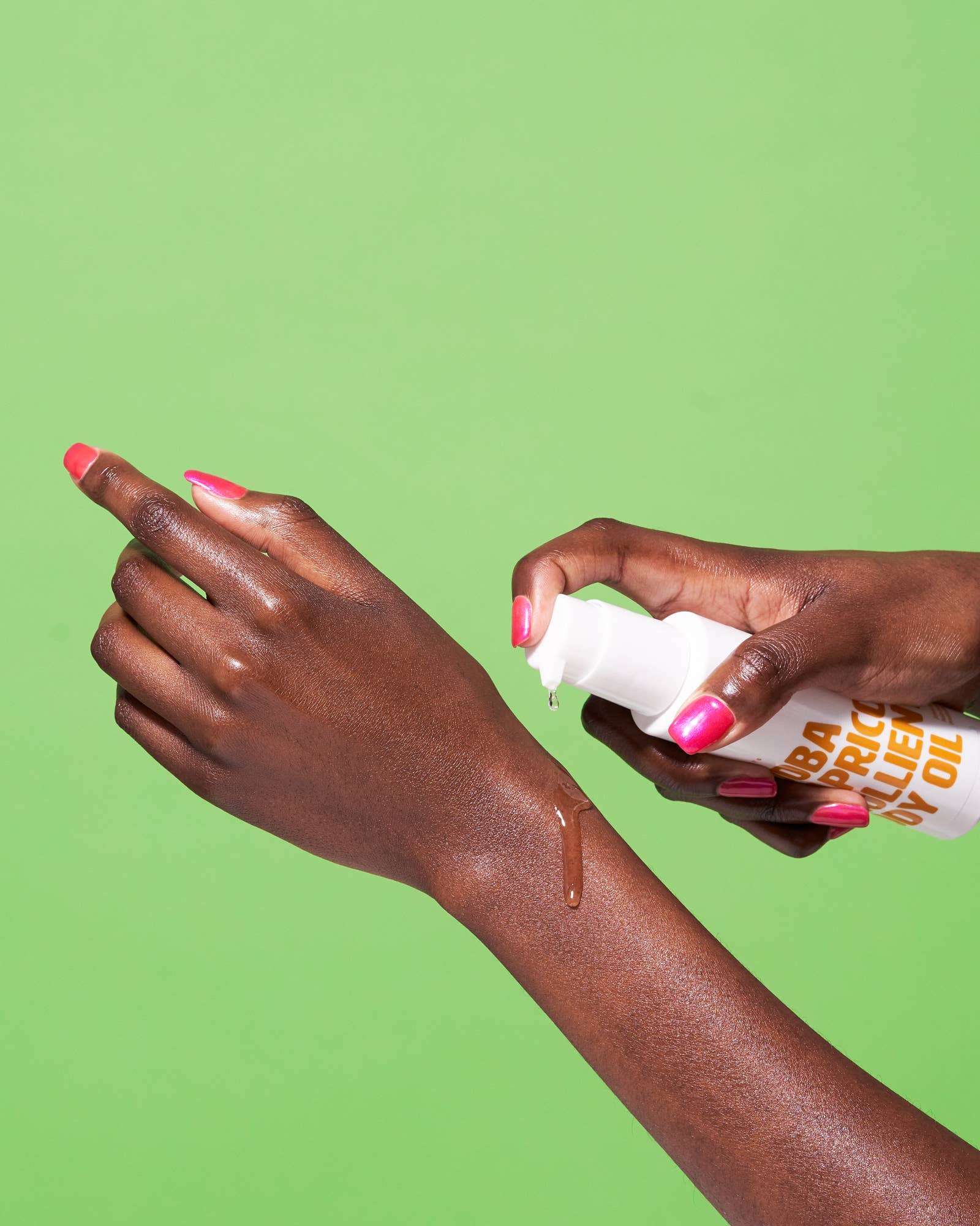 Buff Experts | Jojoba & Apricot Emollient Body Oil - Treats Dry Skin, photo 2 of 5